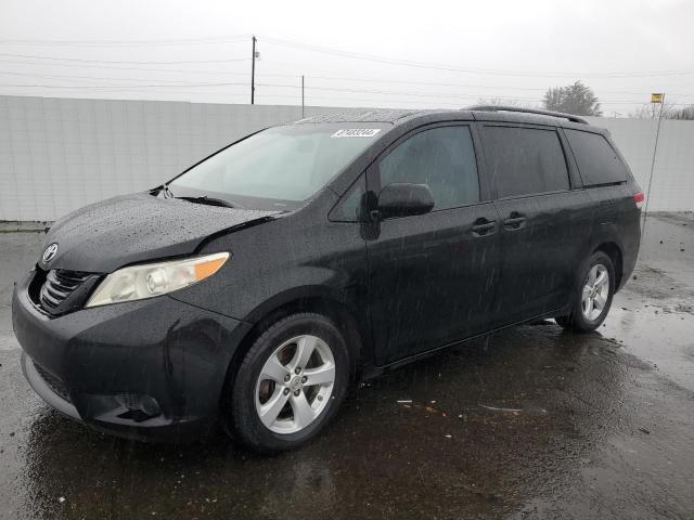 TOYOTA SIENNA LE