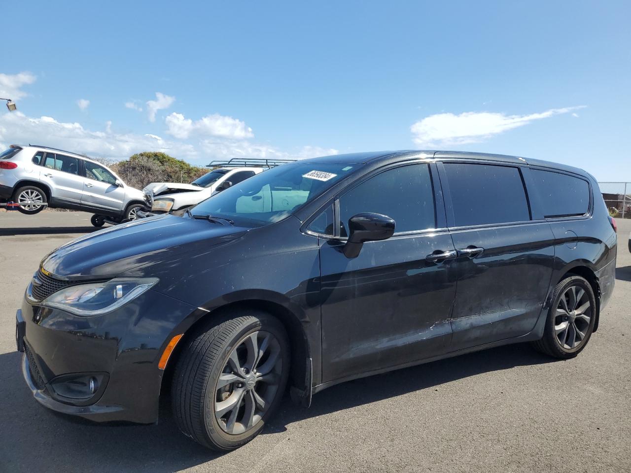  Salvage Chrysler Pacifica