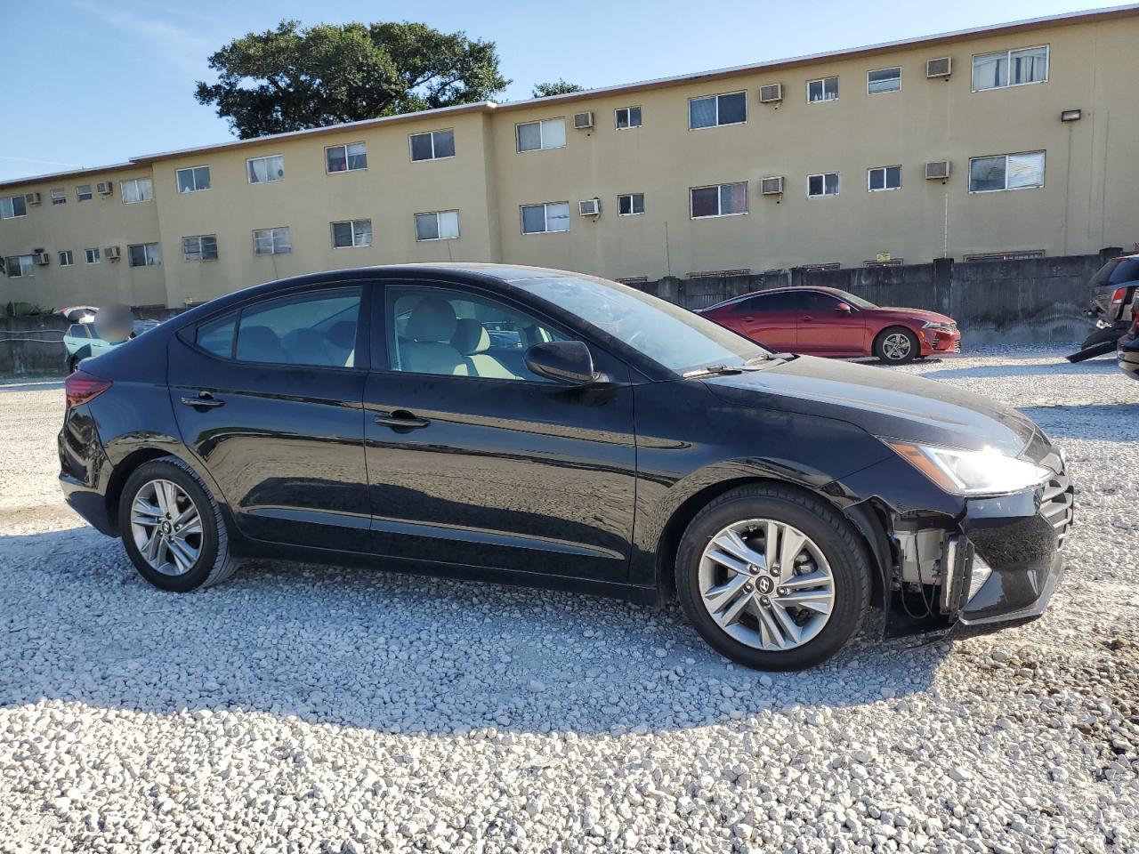 HYUNDAI ELANTRA SEL
