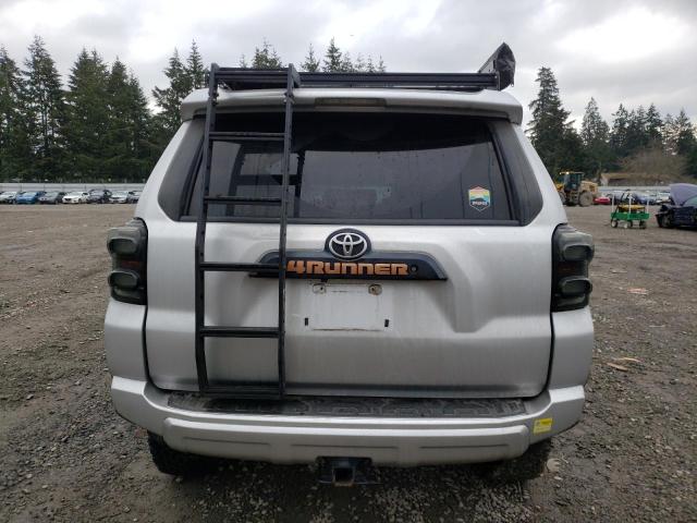2018 TOYOTA 4RUNNER SR JTEBU5JRXJ5508466