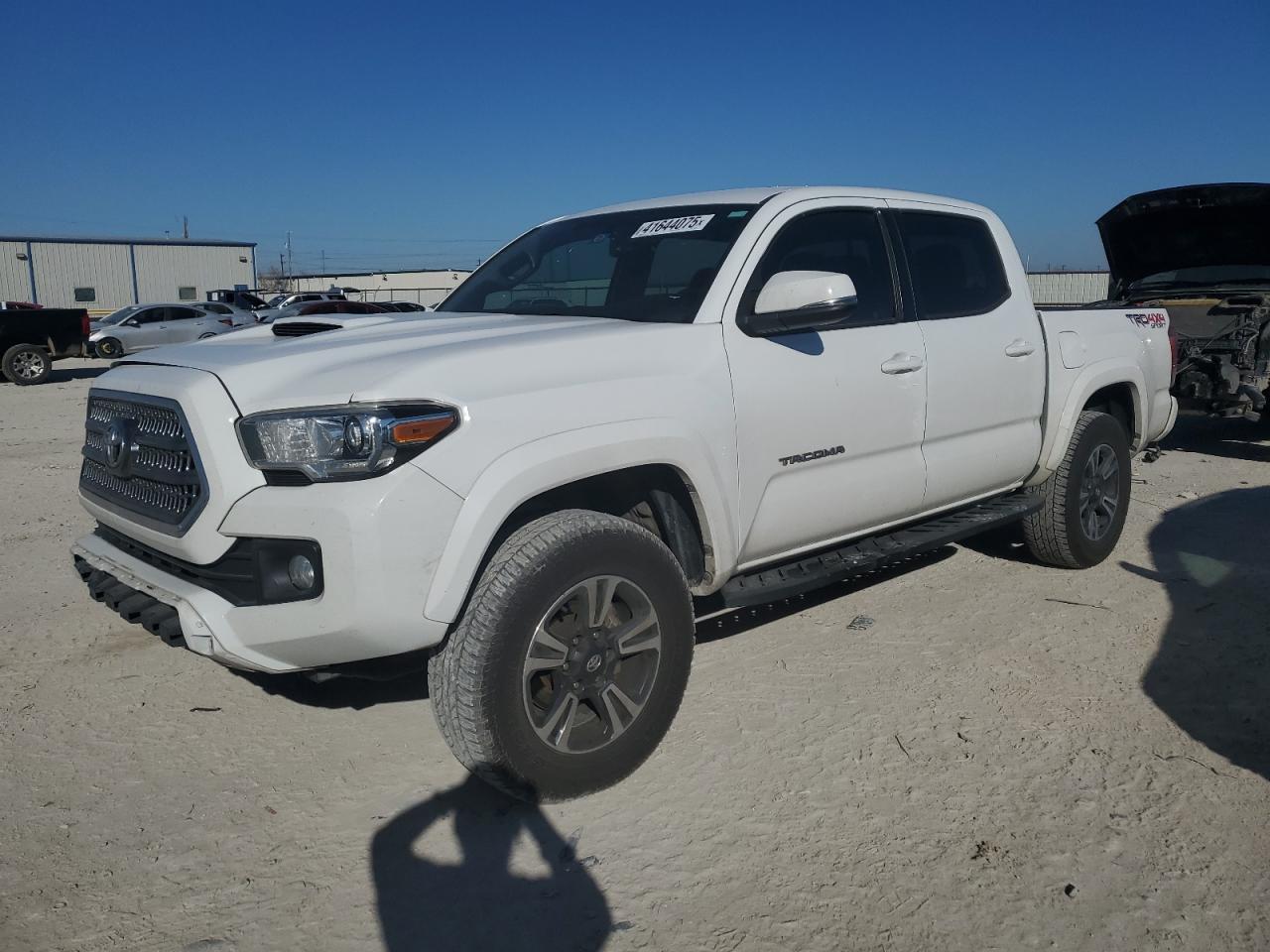 5TFCZ5AN7HX103509 TOYOTA TACOMA DOU 2017
