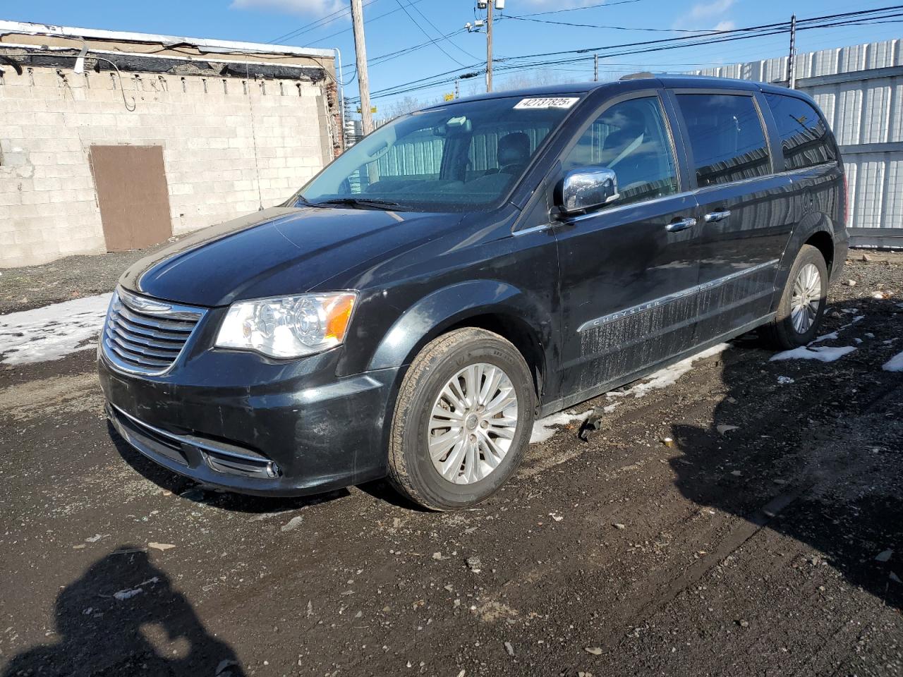  Salvage Chrysler Minivan