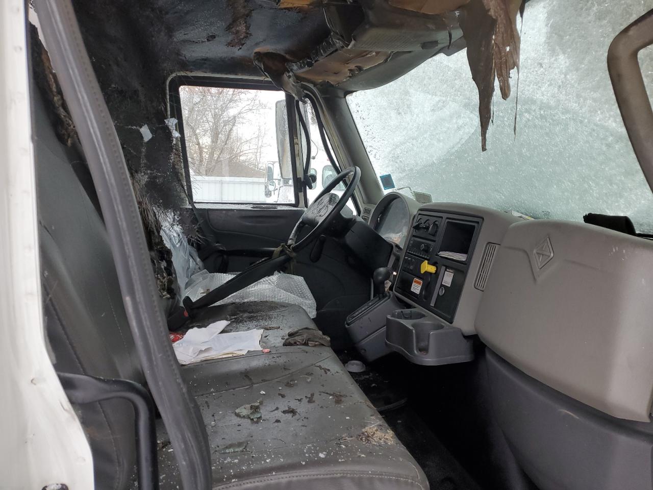 Lot #3298083188 2015 INTERNATIONAL 4000 4300