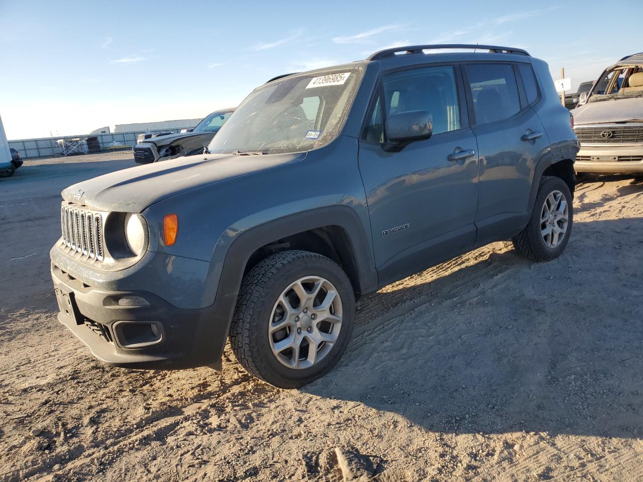  Salvage Jeep Renegade