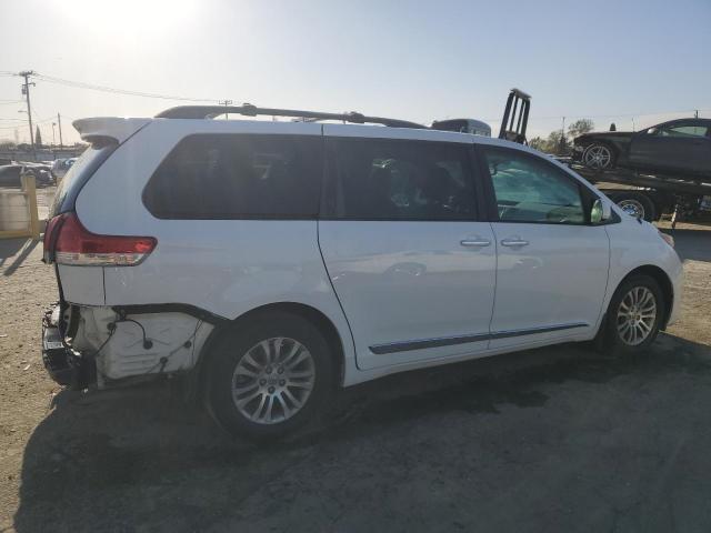 TOYOTA SIENNA XLE 2012 white  gas 5TDYK3DC7CS261579 photo #4