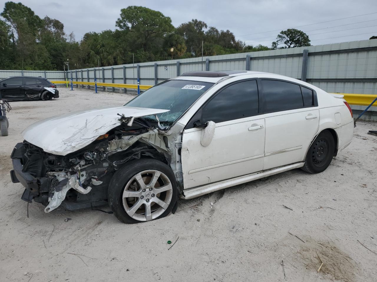  Salvage Nissan Maxima