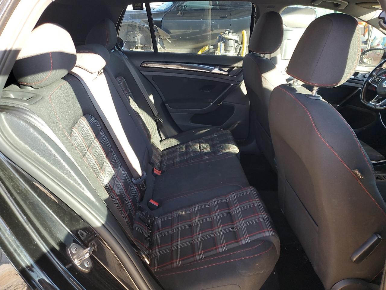 VOLKSWAGEN GOLF GTI S