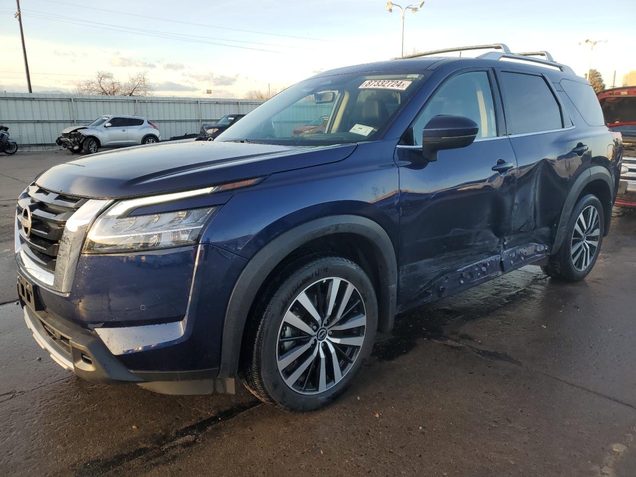  Salvage Nissan Pathfinder