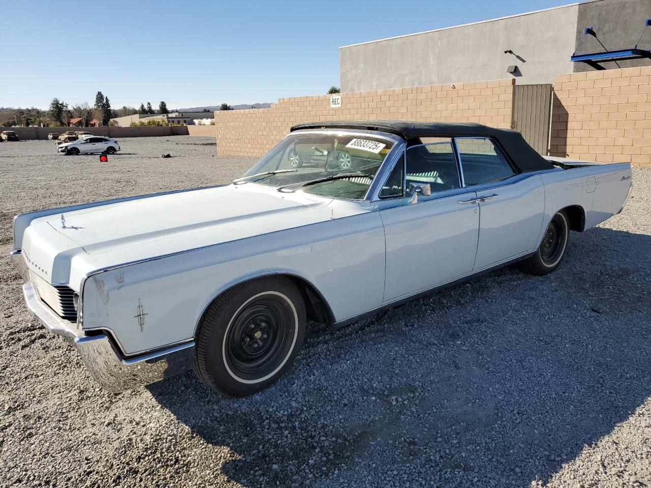  Salvage Lincoln Continental