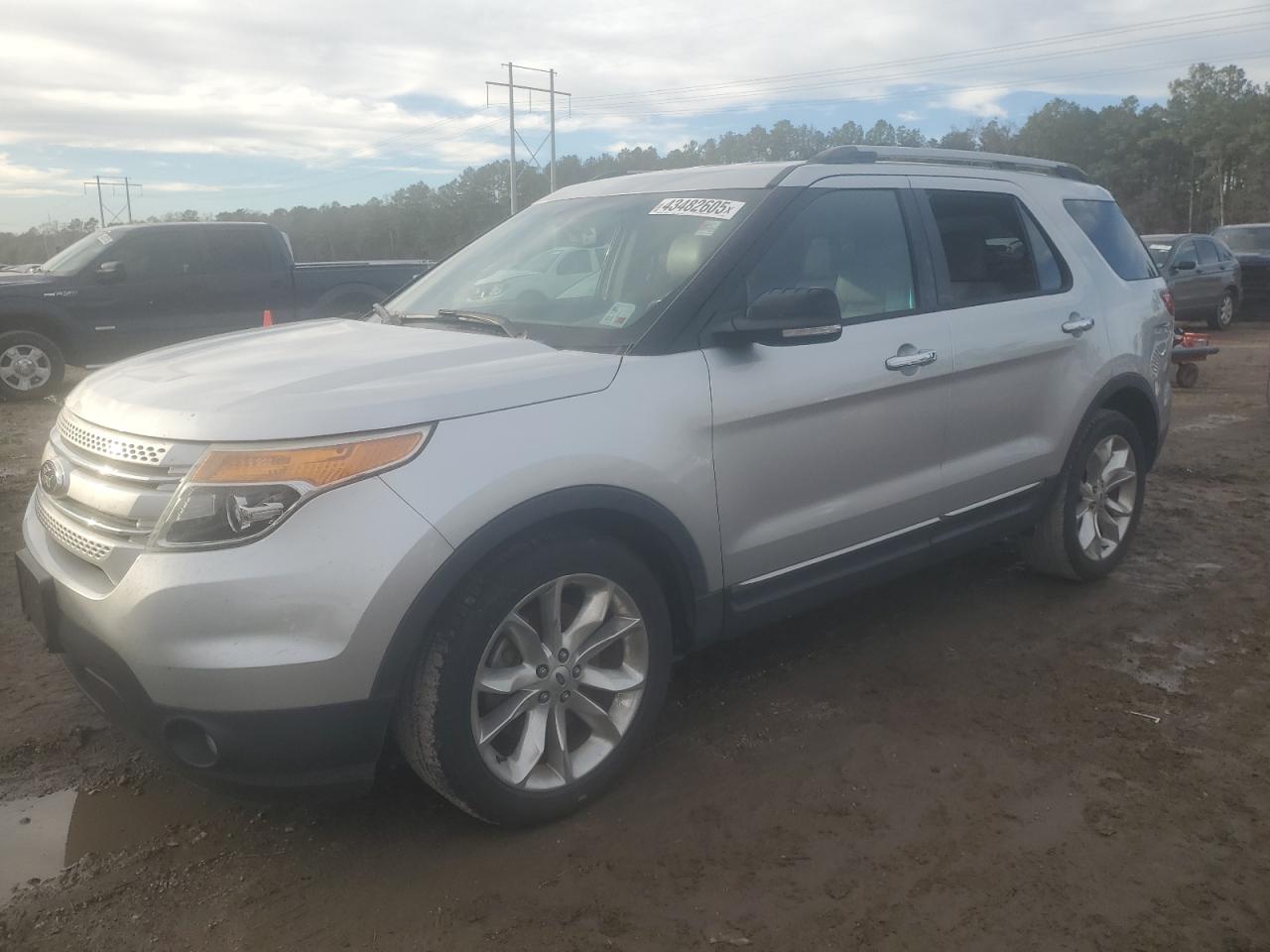  Salvage Ford Explorer