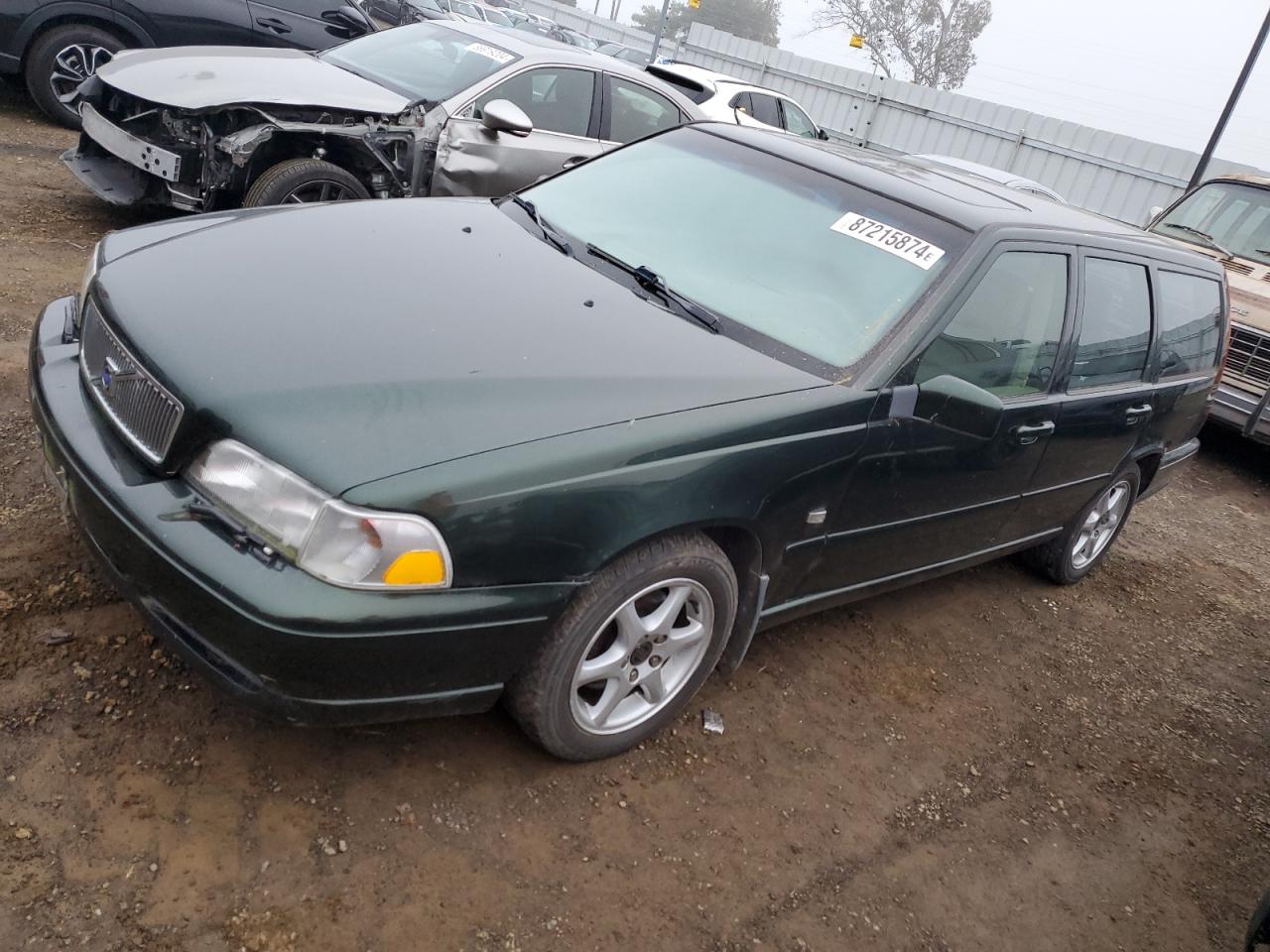 Lot #3049623643 2000 VOLVO V70 BASE