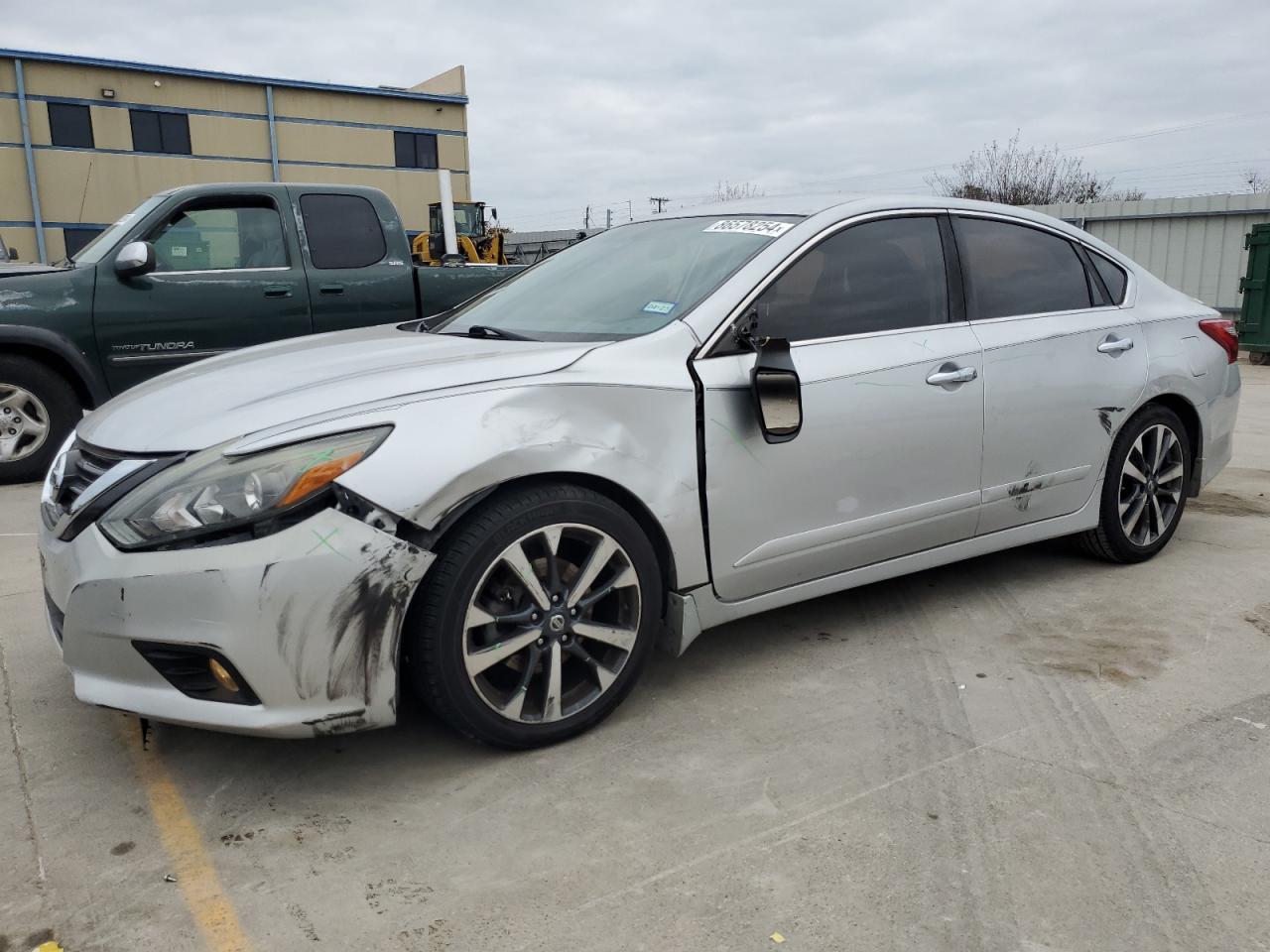  Salvage Nissan Altima