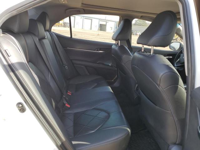 2018 TOYOTA CAMRY L - 4T1B11HKXJU036351