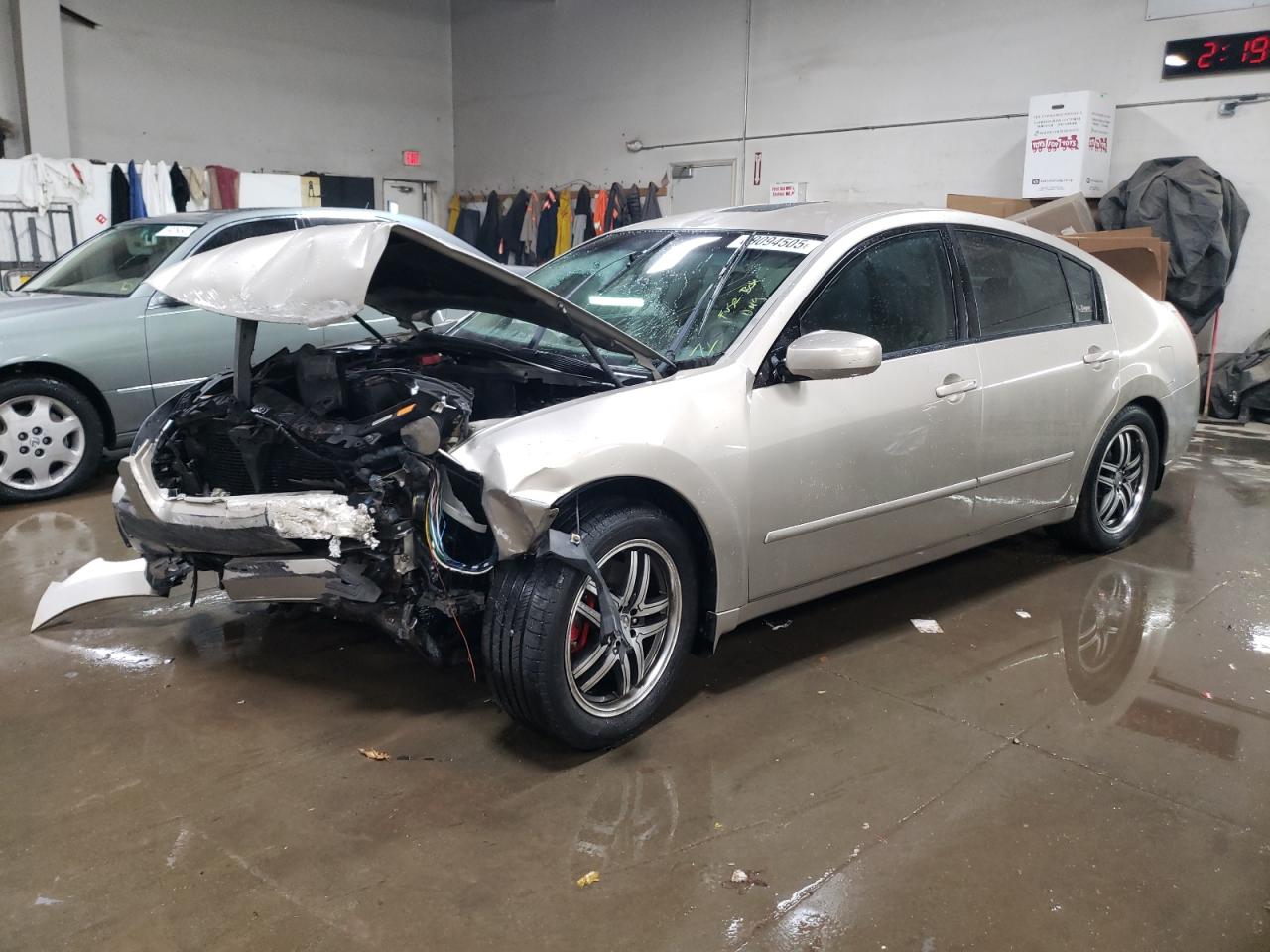  Salvage Nissan Maxima