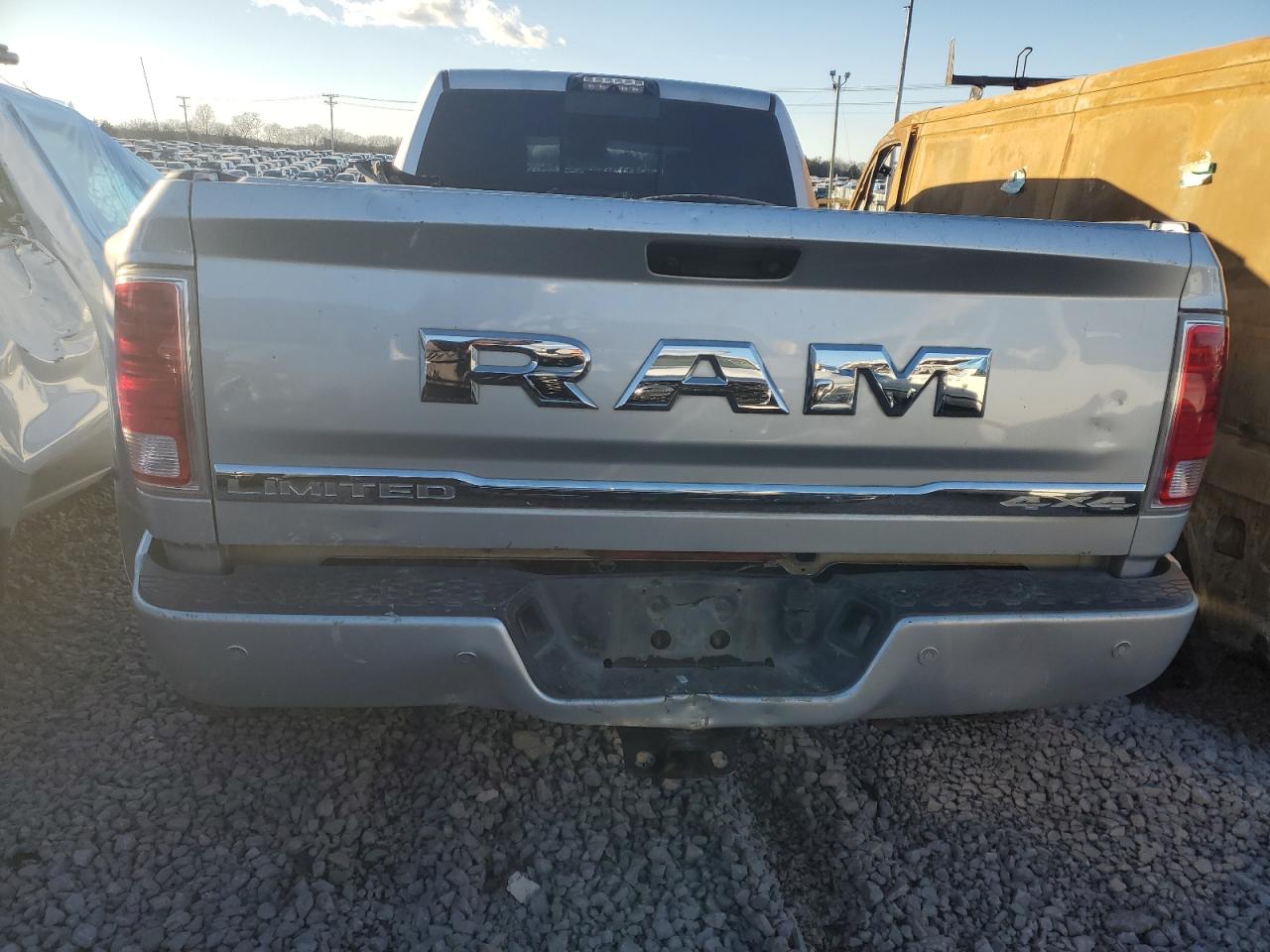 RAM 3500 LONGHORN