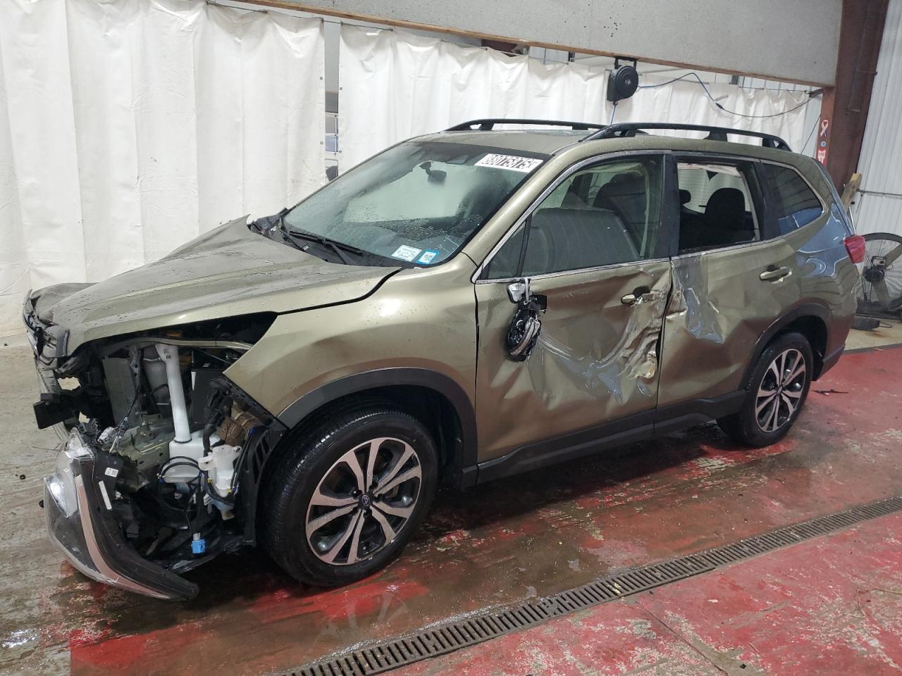  Salvage Subaru Forester