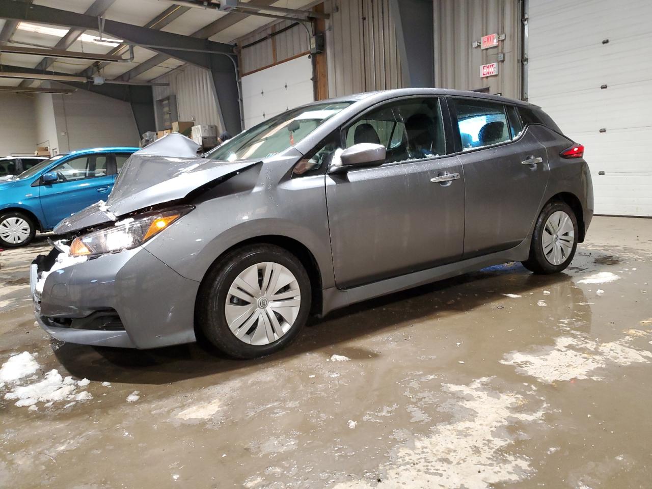  Salvage Nissan LEAF