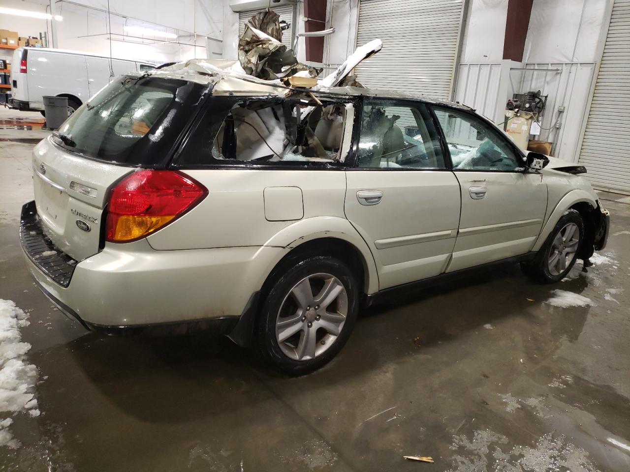 Lot #3056304431 2005 SUBARU OUTBACK OU