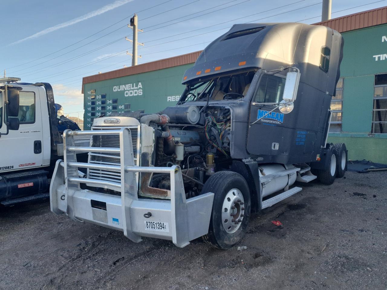 Lot #3284341051 1999 FREIGHTLINER CONVENTION