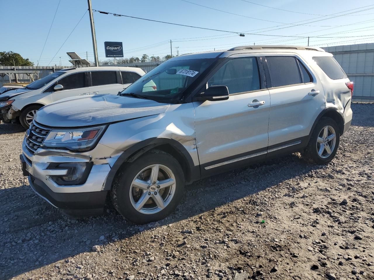  Salvage Ford Explorer