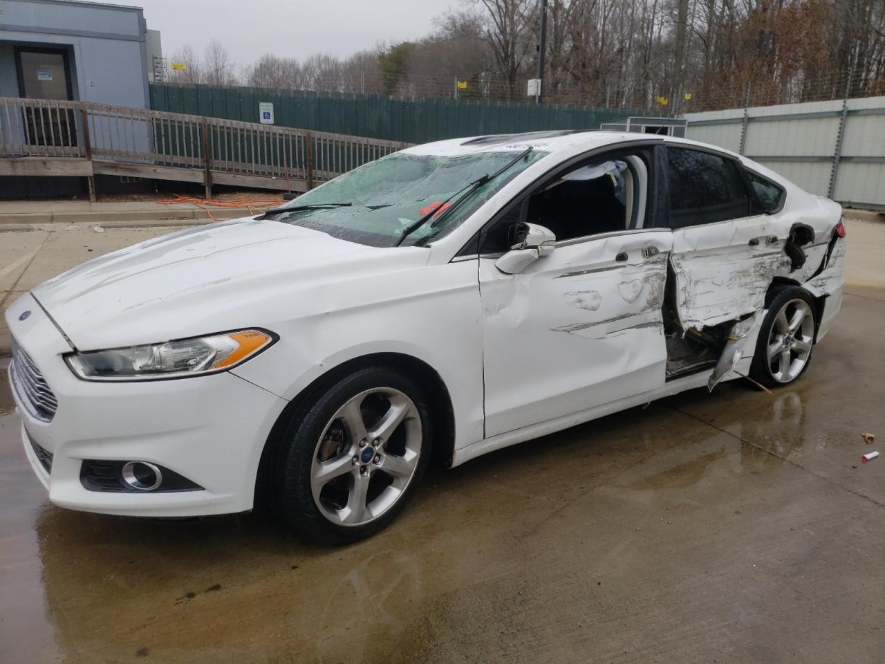 FORD FUSION SE