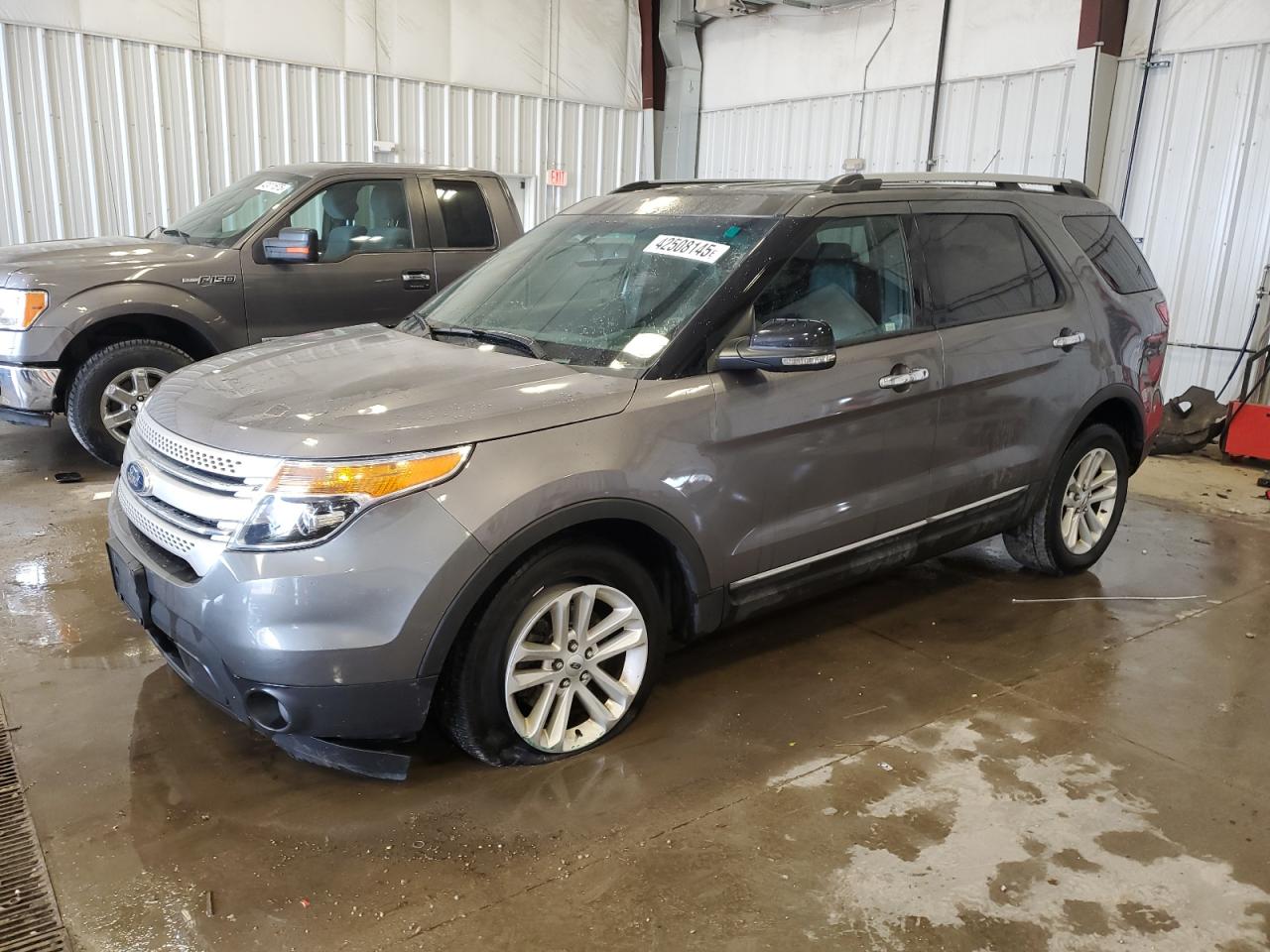  Salvage Ford Explorer