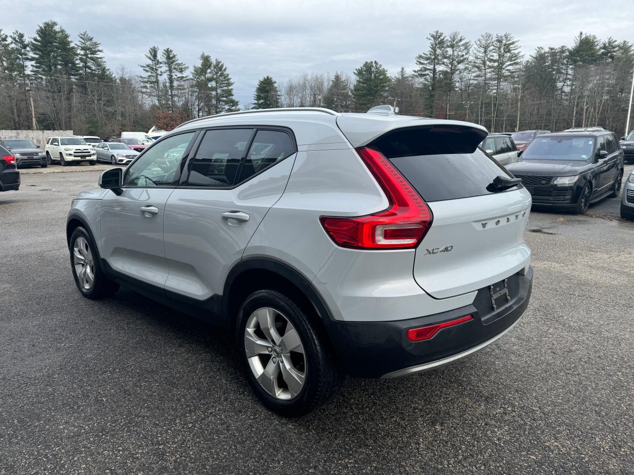 Lot #3052316624 2020 VOLVO XC40 T5 MO