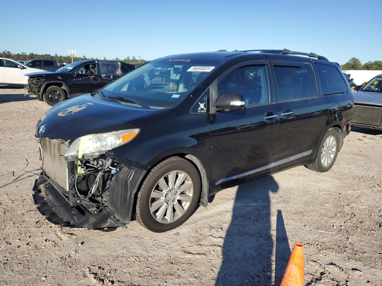  Salvage Toyota Sienna