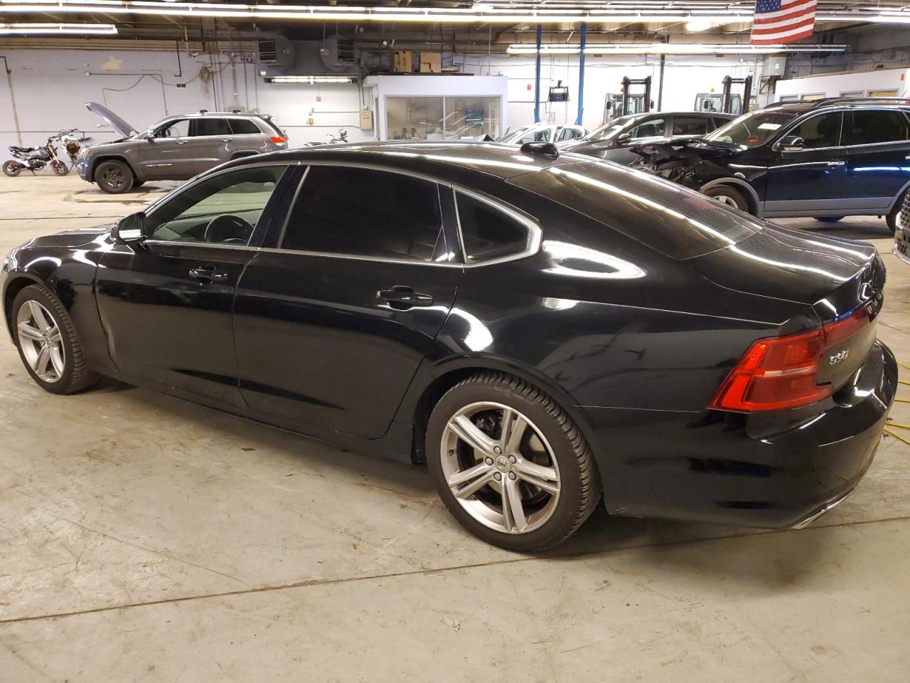 Lot #3048377726 2019 VOLVO S90 T5 MOM