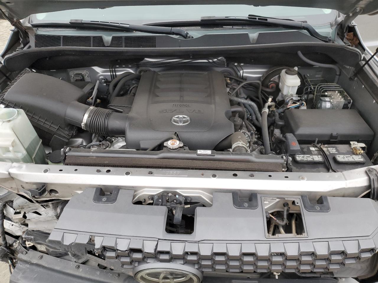 TOYOTA TUNDRA CREWMAX SR5