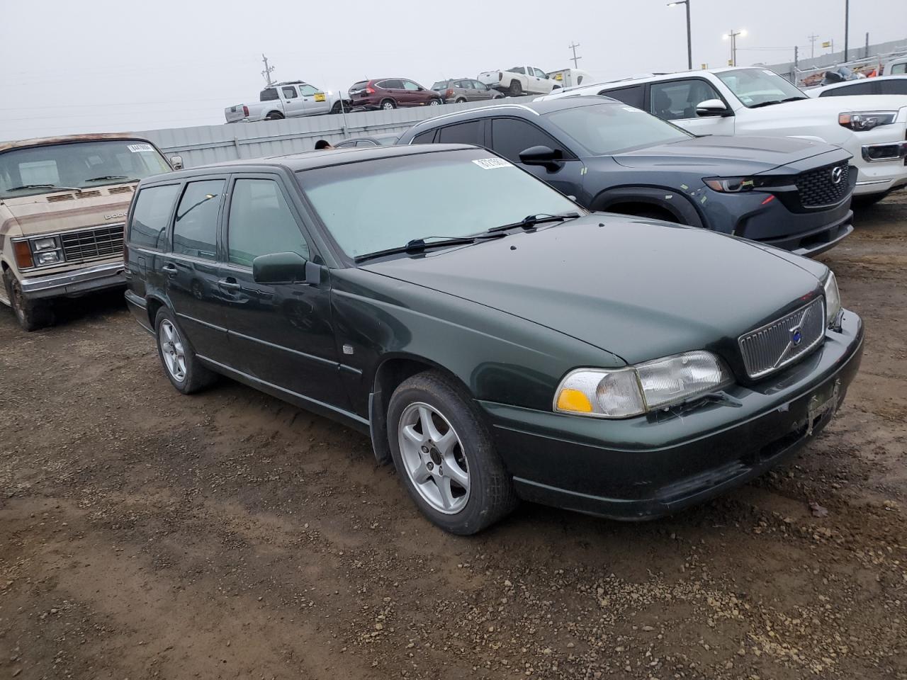 Lot #3049623643 2000 VOLVO V70 BASE