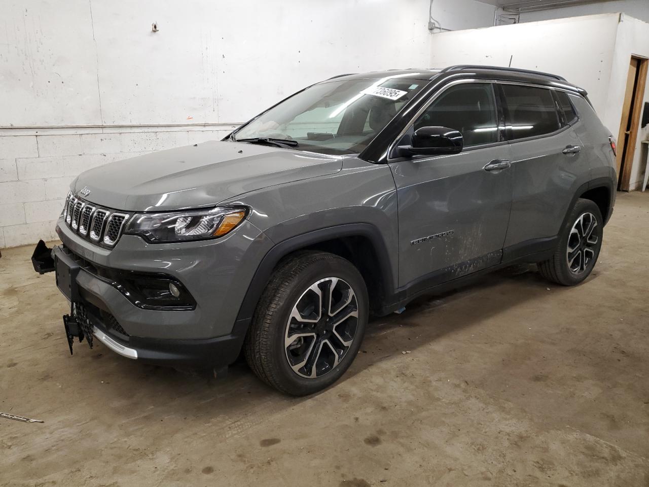  Salvage Jeep Compass