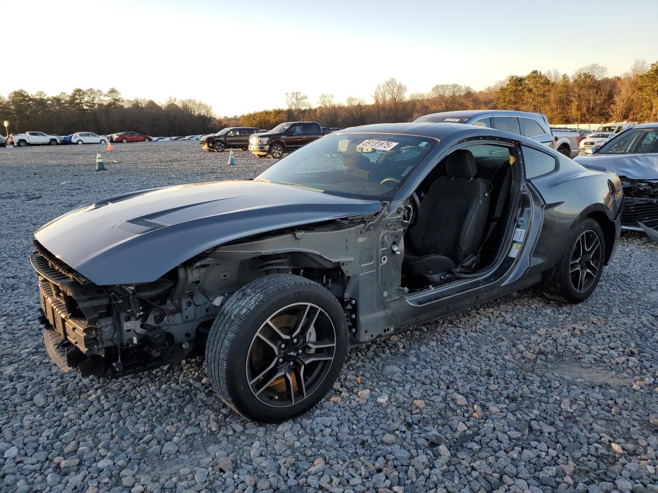  Salvage Ford Mustang