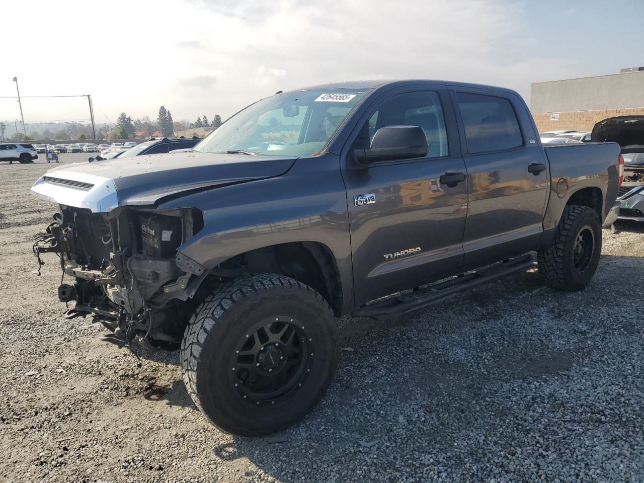  Salvage Toyota Tundra