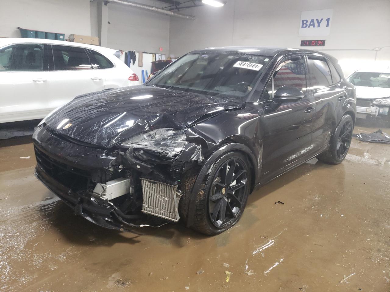  Salvage Porsche Cayenne