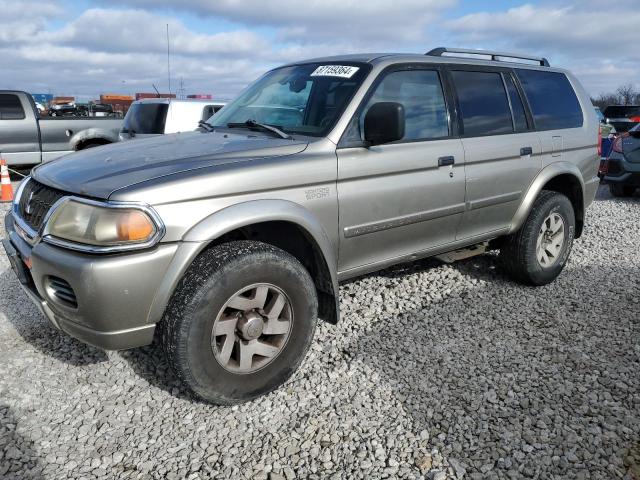 MITSUBISHI MONTERO 2002 tan  gas JA4MT31R82P006978 photo #1