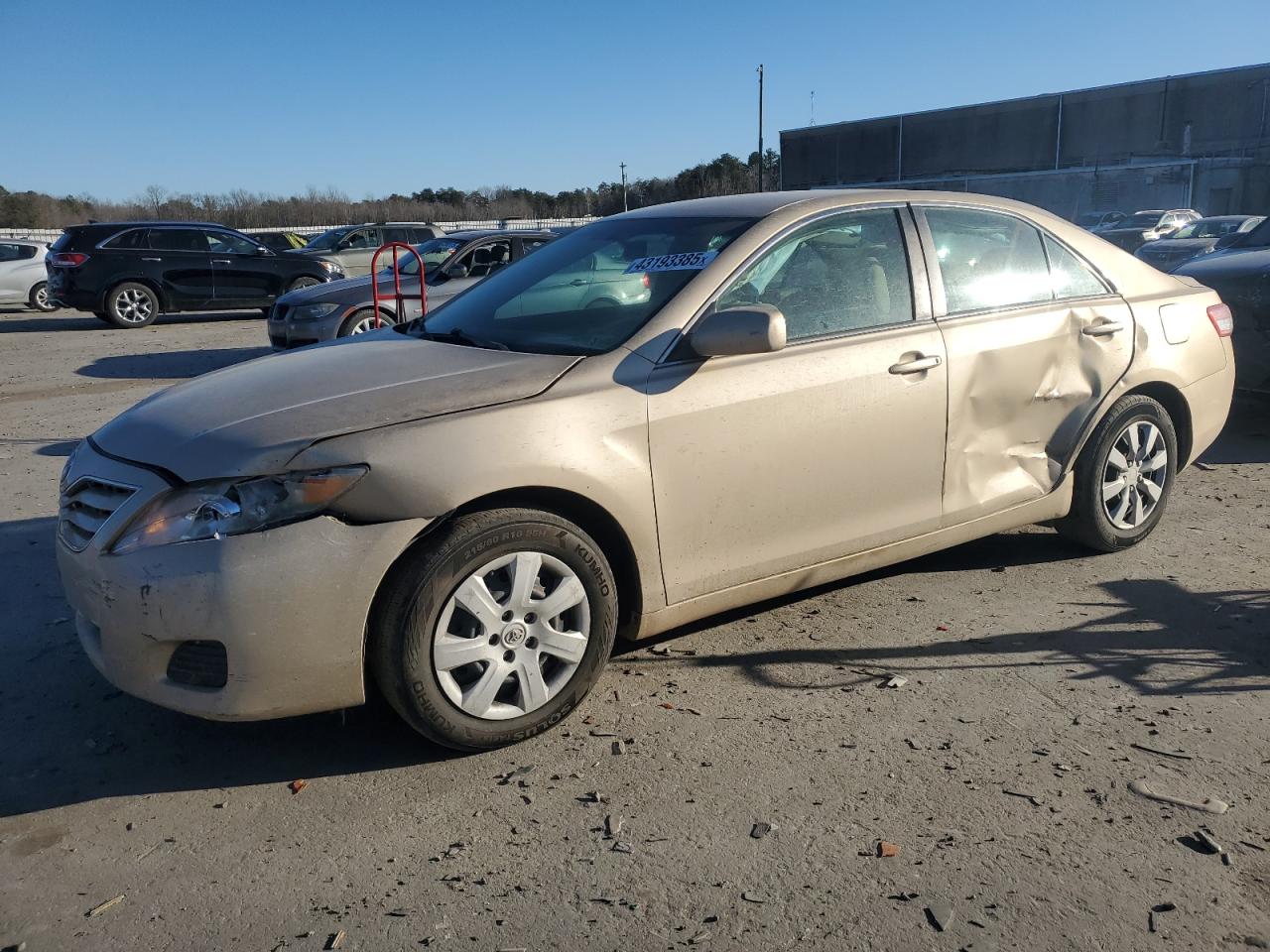 TOYOTA CAMRY BASE