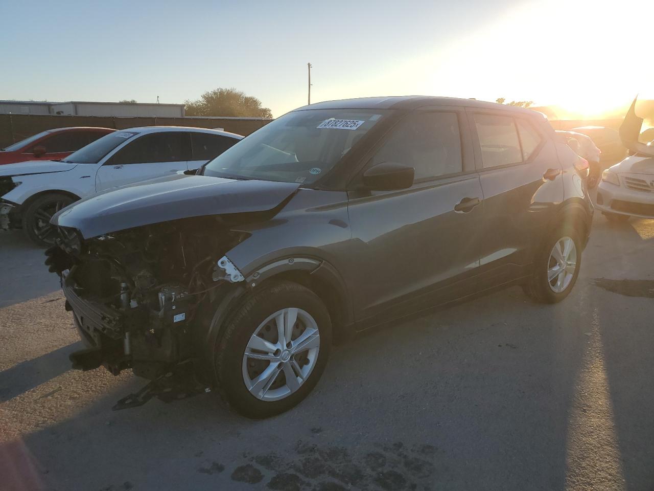  Salvage Nissan Kicks