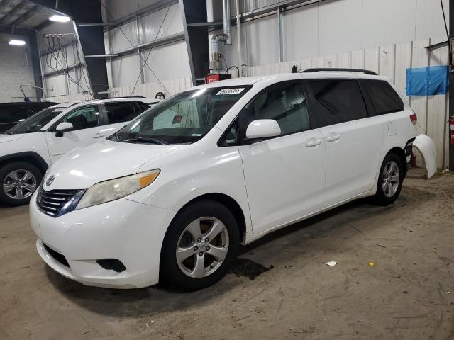 TOYOTA SIENNA LE