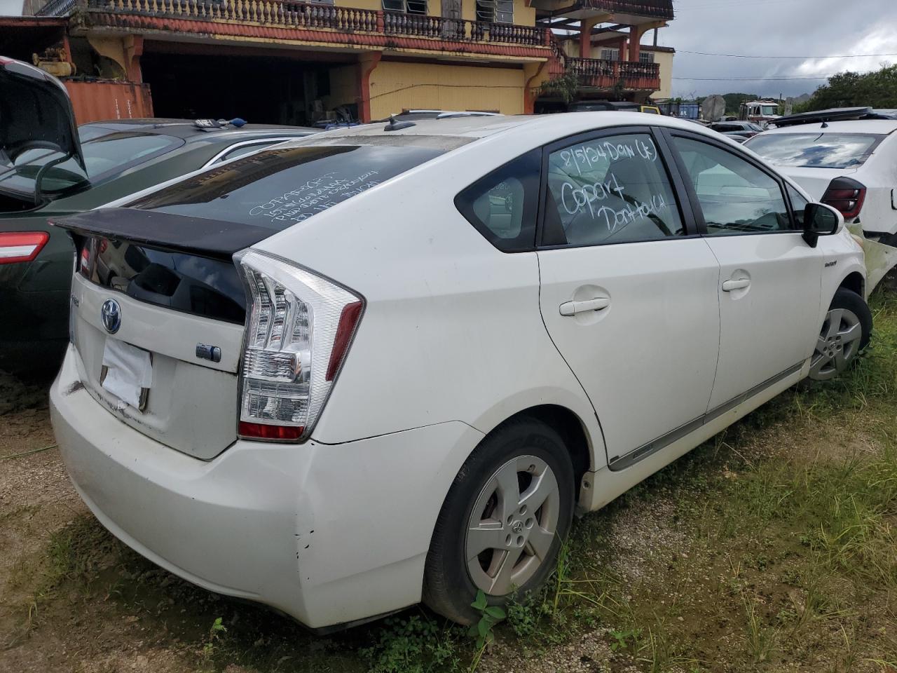 TOYOTA PRIUS