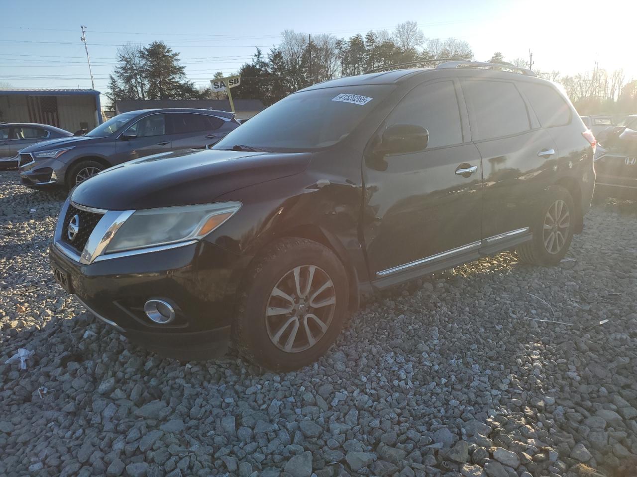  Salvage Nissan Pathfinder