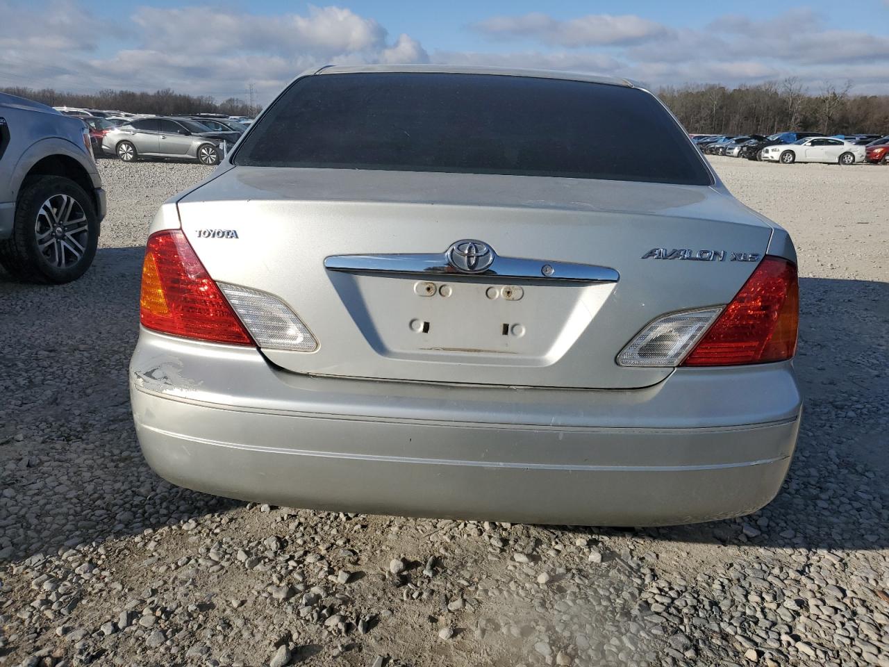 Lot #3050298884 2001 TOYOTA AVALON XL