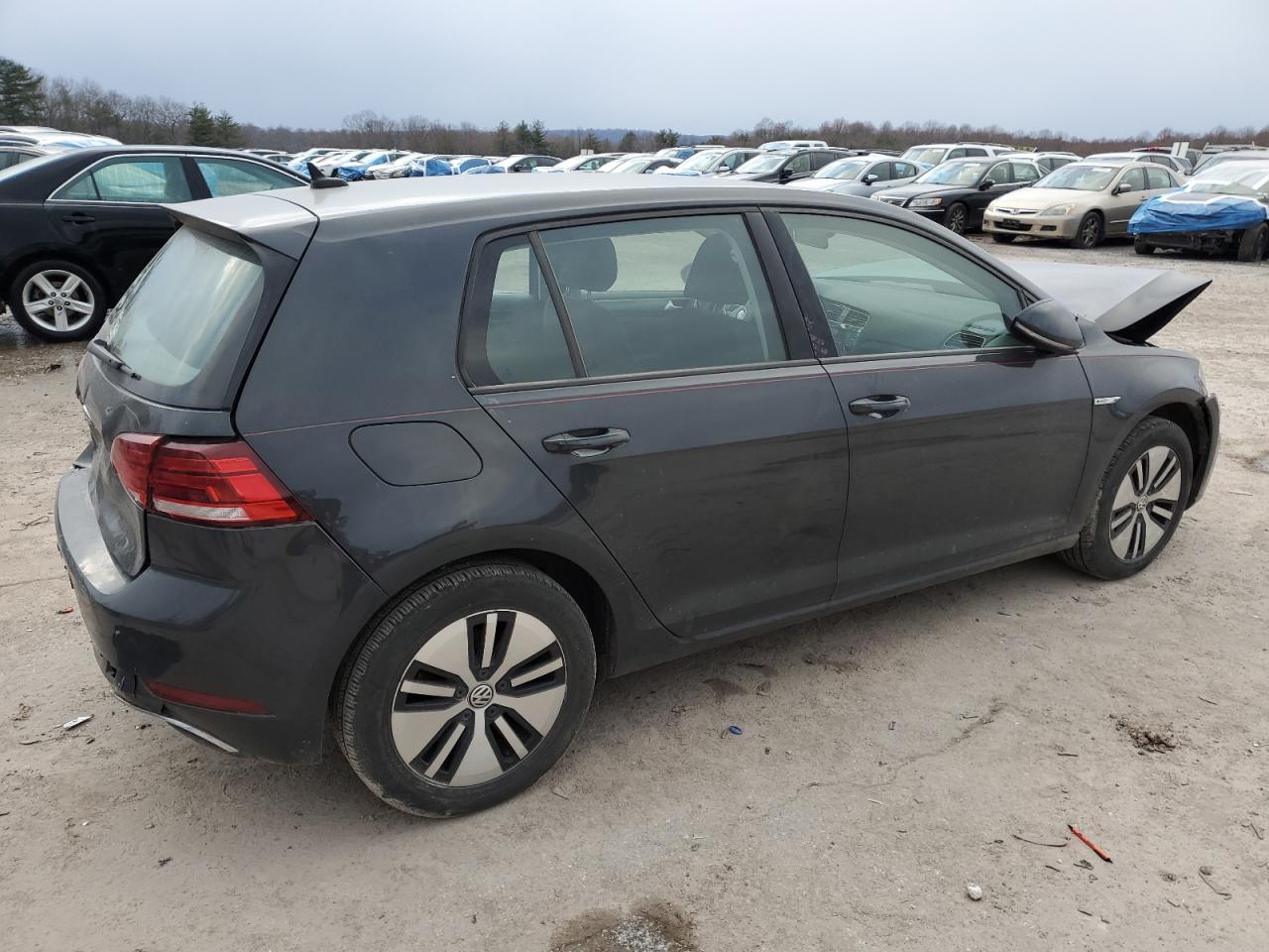 Lot #3045657679 2019 VOLKSWAGEN E-GOLF SE