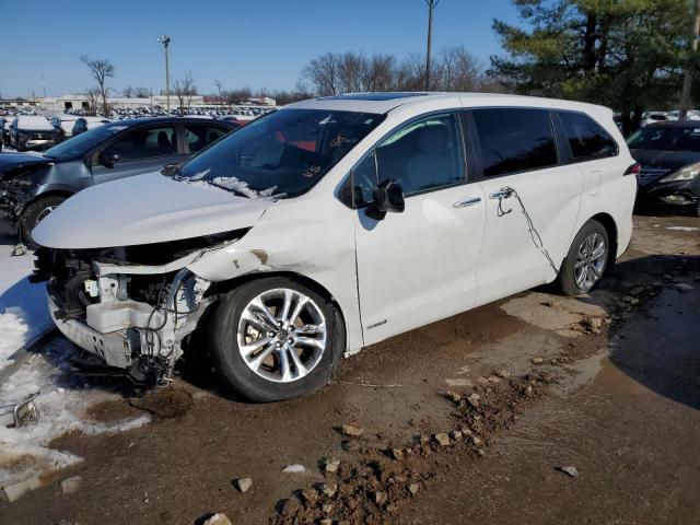 TOYOTA SIENNA XSE