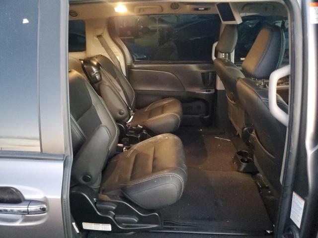 2018 TOYOTA SIENNA SE 5TDXZ3DC0JS942543