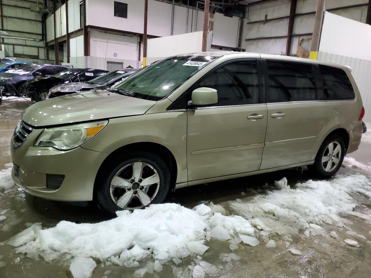 Lot #3051367664 2009 VOLKSWAGEN ROUTAN SE