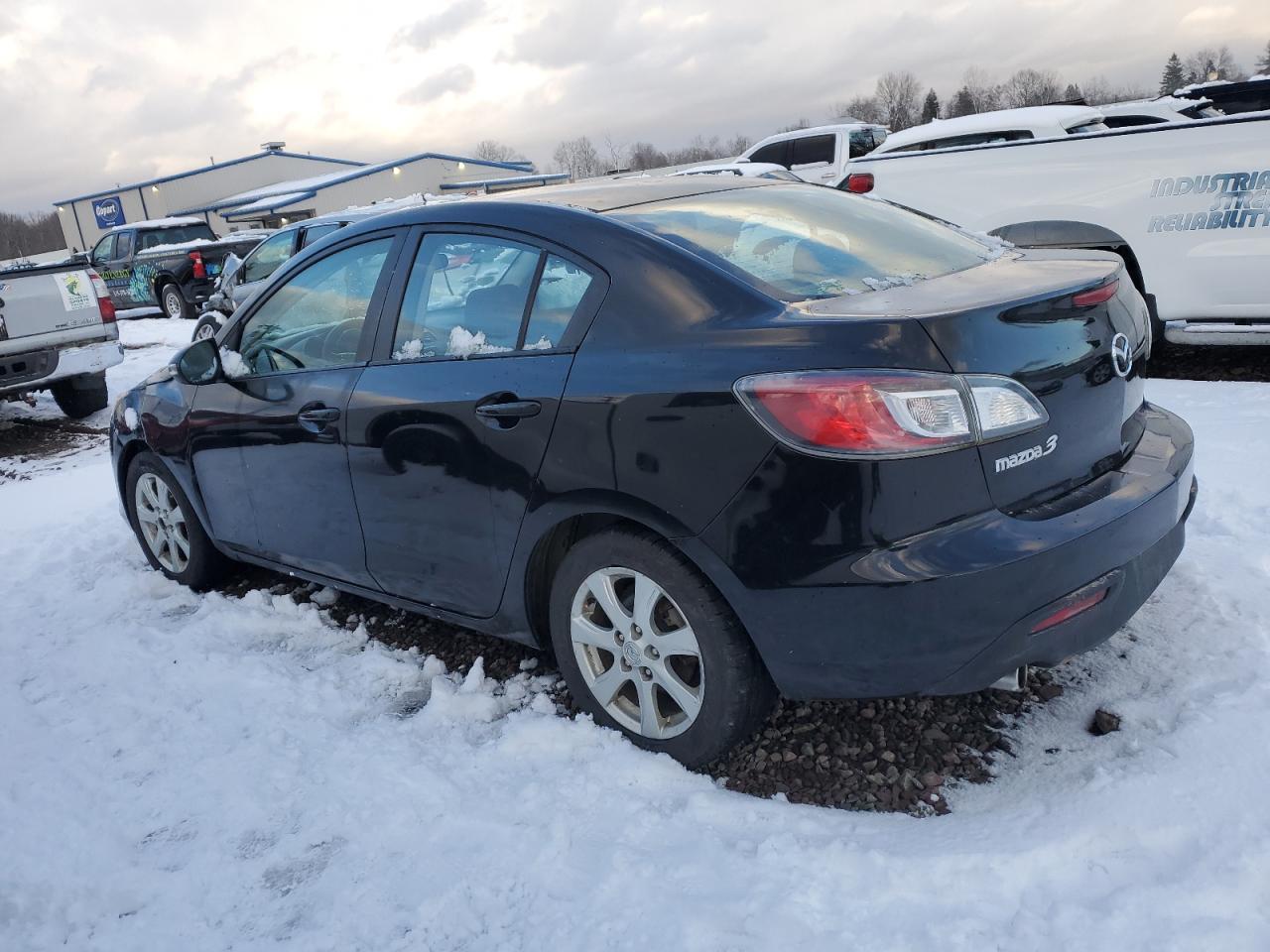 Lot #3045573677 2010 MAZDA 3 I