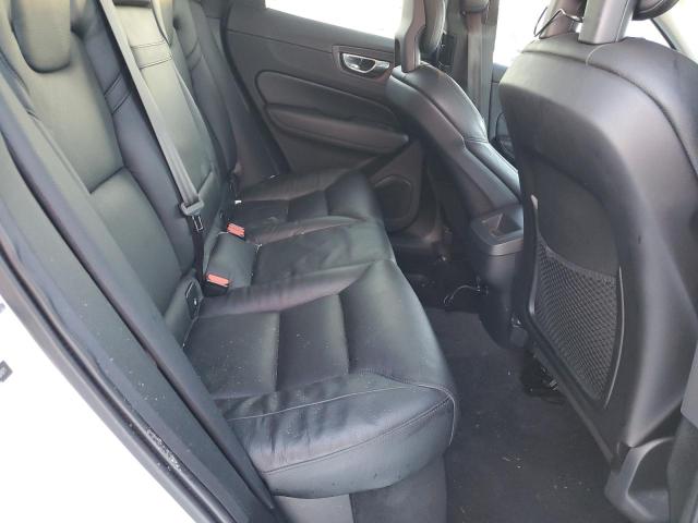 2018 VOLVO XC60 T5 LYV102RK6JB087671