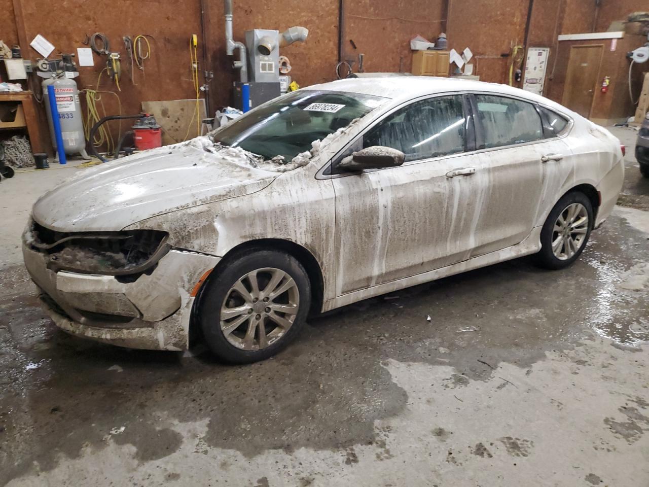  Salvage Chrysler 200