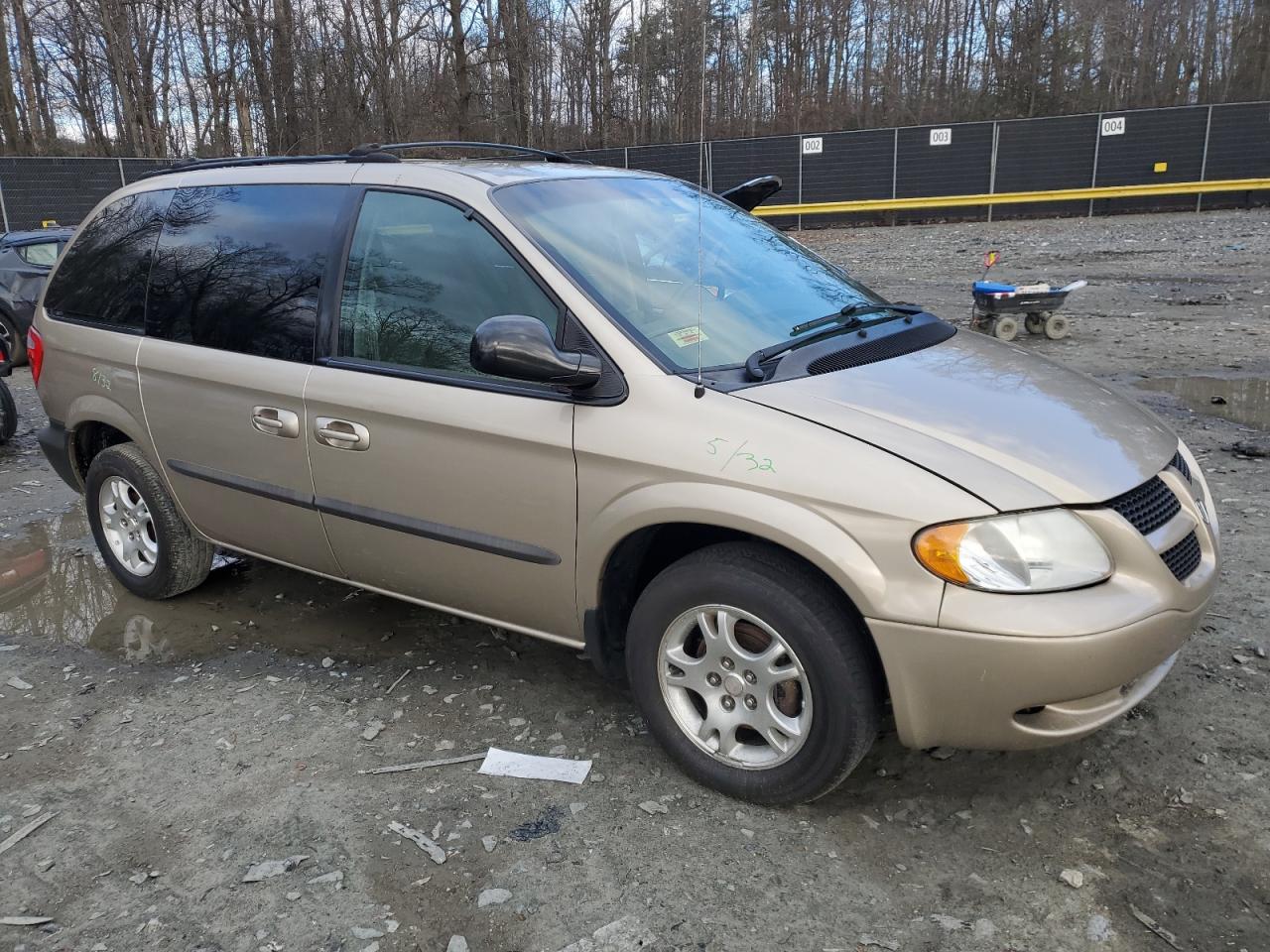 Lot #3052501114 2004 DODGE CARAVAN SX